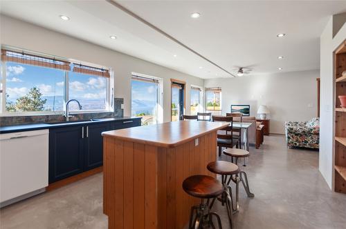 2750 Noyes Road, Naramata, BC - Indoor Photo Showing Kitchen