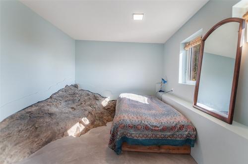 2750 Noyes Road, Naramata, BC - Indoor Photo Showing Bedroom