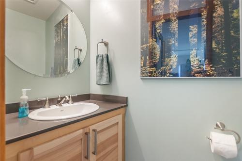 2750 Noyes Road, Naramata, BC - Indoor Photo Showing Bathroom