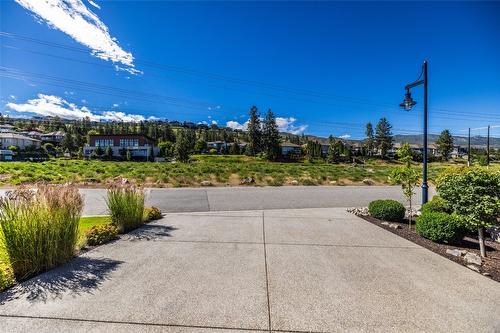 678 Peridot Court, Kelowna, BC - Outdoor With View