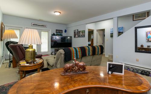 5-441 20 Street, Salmon Arm, BC - Indoor Photo Showing Living Room