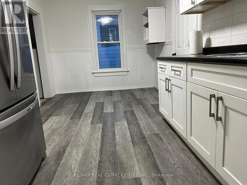 18 Forks Road E, Welland, ON - Indoor Photo Showing Kitchen