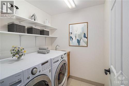 Second floor laundry with sink: how convenient! - 2002 Woodway Avenue, Ottawa, ON - Indoor Photo Showing Laundry Room