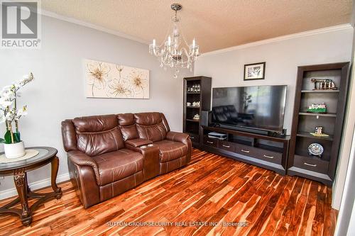 53 Golds Crescent, Barrie, ON - Indoor Photo Showing Living Room