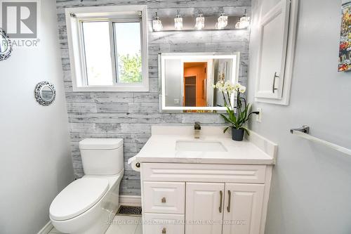 53 Golds Crescent, Barrie, ON - Indoor Photo Showing Bathroom