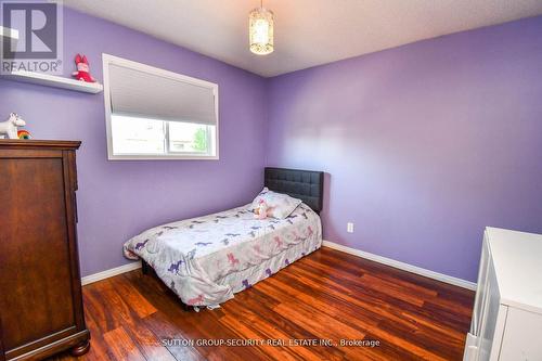 53 Golds Crescent, Barrie, ON - Indoor Photo Showing Bedroom