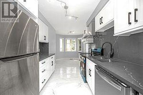 510 Taylor Crescent, Burlington, ON - Indoor Photo Showing Kitchen With Upgraded Kitchen