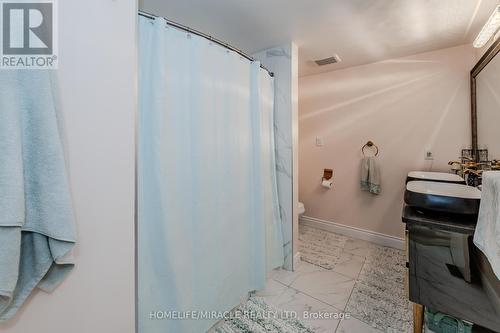 9 Wendy Crescent, Kitchener, ON - Indoor Photo Showing Bathroom