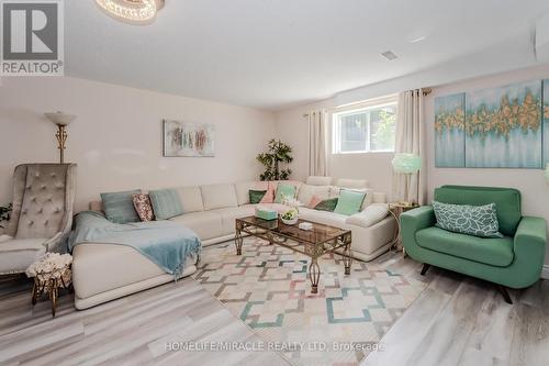 9 Wendy Crescent, Kitchener, ON - Indoor Photo Showing Living Room