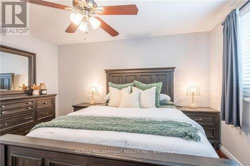 238 Clifton Downs Road, Hamilton, ON - Indoor Photo Showing Bedroom