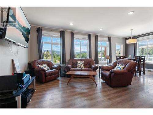 109 Copperhead Road, Princeton, BC - Indoor Photo Showing Living Room