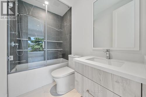 35 Crossburn Drive, Toronto, ON - Indoor Photo Showing Bathroom