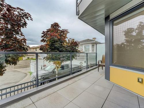 7-9667B First St, Sidney, BC - Outdoor With Balcony