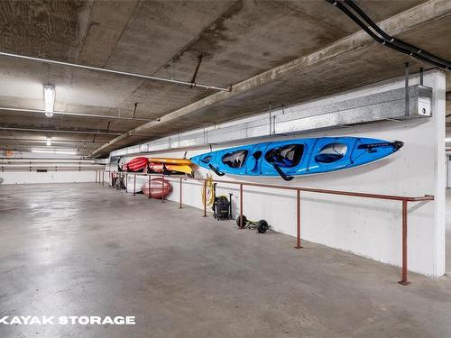 606-75 Songhees Rd, Victoria, BC - Indoor Photo Showing Garage