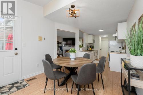 29 Perthshire Court, Hamilton, ON - Indoor Photo Showing Dining Room