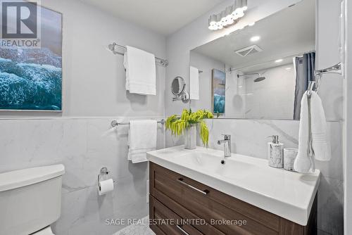 2405 - 135 Marlee Avenue, Toronto, ON - Indoor Photo Showing Bathroom