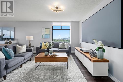 2405 - 135 Marlee Avenue, Toronto, ON - Indoor Photo Showing Living Room