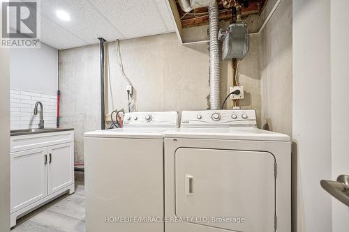 5 - 140 Ripley Court, Oakville, ON - Indoor Photo Showing Laundry Room