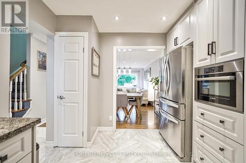 5 - 140 Ripley Court, Oakville, ON - Indoor Photo Showing Kitchen