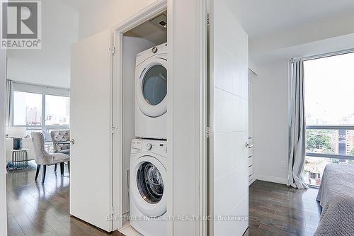 1905 - 460 Adelaide Street E, Toronto, ON - Indoor Photo Showing Laundry Room