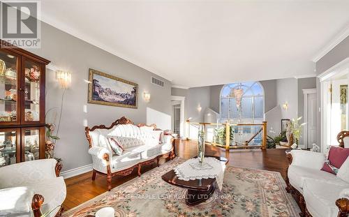 38 Orico Court, Vaughan (Kleinburg), ON - Indoor Photo Showing Living Room