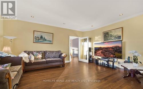 38 Orico Court, Vaughan (Kleinburg), ON - Indoor Photo Showing Living Room