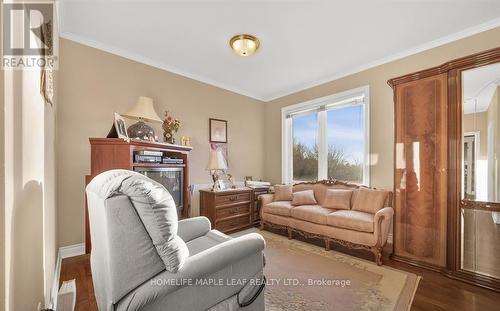 38 Orico Court, Vaughan (Kleinburg), ON - Indoor Photo Showing Living Room