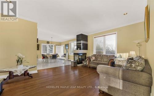 38 Orico Court, Vaughan (Kleinburg), ON - Indoor Photo Showing Living Room