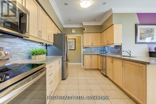 2 Orchard Park Gate, Brampton (Sandringham-Wellington), ON - Indoor Photo Showing Kitchen