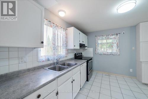 2814 Andorra Circle, Mississauga, ON - Indoor Photo Showing Kitchen With Double Sink