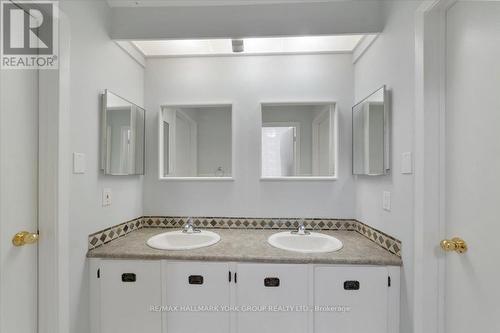 2814 Andorra Circle, Mississauga, ON - Indoor Photo Showing Bathroom