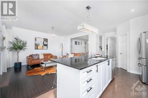 53 Summitview Drive, Ottawa, ON - Indoor Photo Showing Kitchen With Upgraded Kitchen