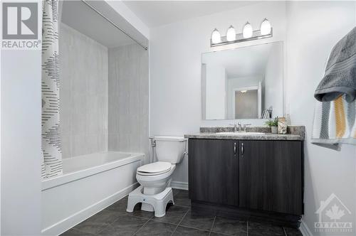 53 Summitview Drive, Ottawa, ON - Indoor Photo Showing Bathroom