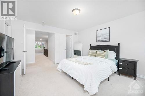 53 Summitview Drive, Ottawa, ON - Indoor Photo Showing Bedroom