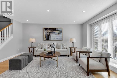 54 Belorun Court, London, ON - Indoor Photo Showing Living Room