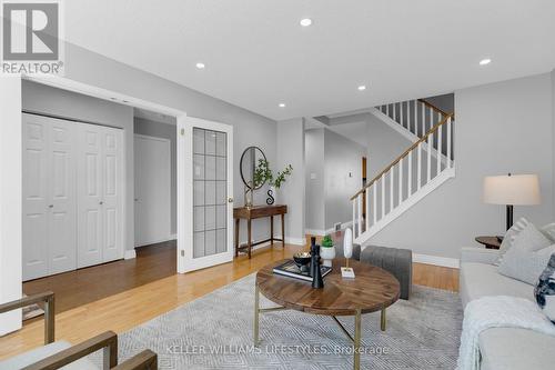 54 Belorun Court, London, ON - Indoor Photo Showing Living Room