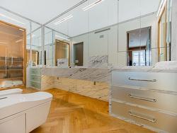 Ensuite bathroom - 