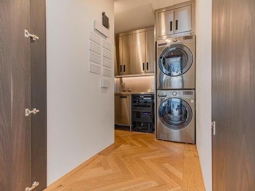 Salle de lavage - 2000-315 Rue Du St-Sacrement, Montréal (Ville-Marie), QC - Indoor Photo Showing Laundry Room