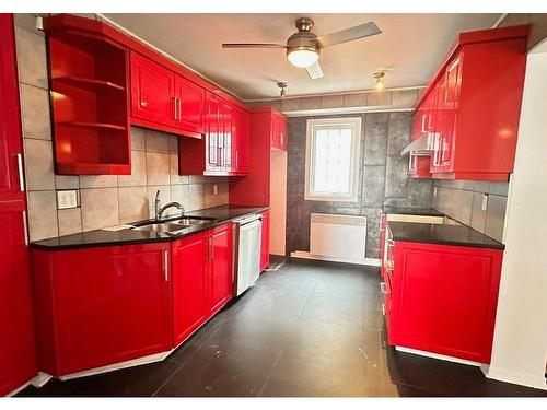 Kitchen - 4566 Route Marie-Victorin, Varennes, QC - Indoor Photo Showing Kitchen With Double Sink