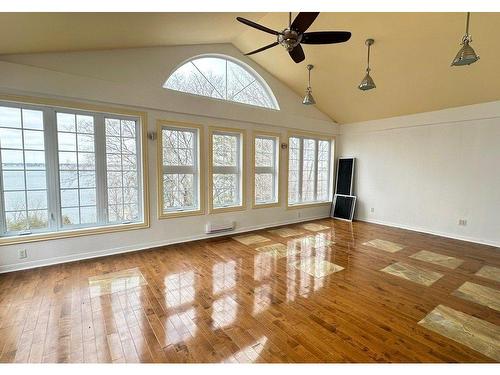 Living room - 4566 Route Marie-Victorin, Varennes, QC - Indoor Photo Showing Other Room