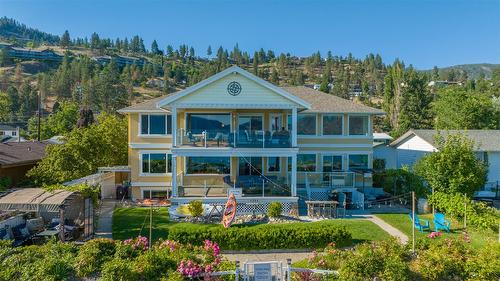 4244 Beach Avenue, Peachland, BC - Outdoor