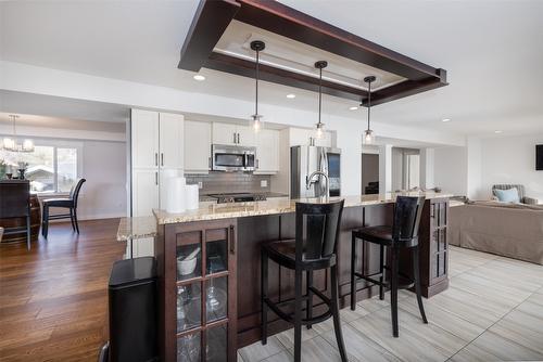 4244 Beach Avenue, Peachland, BC - Indoor Photo Showing Kitchen With Upgraded Kitchen