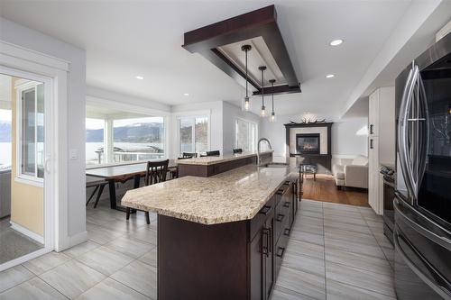 4244 Beach Avenue, Peachland, BC - Indoor Photo Showing Kitchen With Upgraded Kitchen