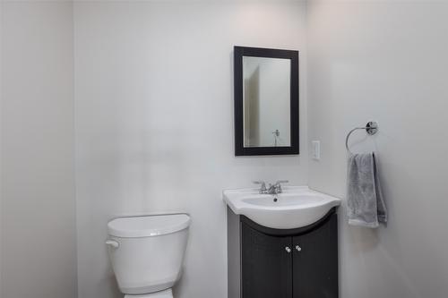 4244 Beach Avenue, Peachland, BC - Indoor Photo Showing Bathroom