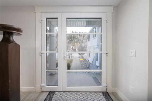 4244 Beach Avenue, Peachland, BC - Indoor Photo Showing Other Room