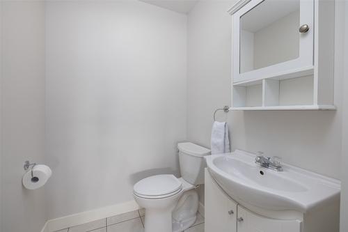 4244 Beach Avenue, Peachland, BC - Indoor Photo Showing Bathroom