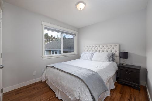 4244 Beach Avenue, Peachland, BC - Indoor Photo Showing Bedroom