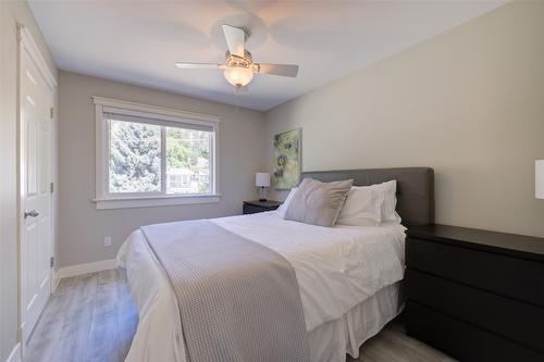 4244 Beach Avenue, Peachland, BC - Indoor Photo Showing Bedroom