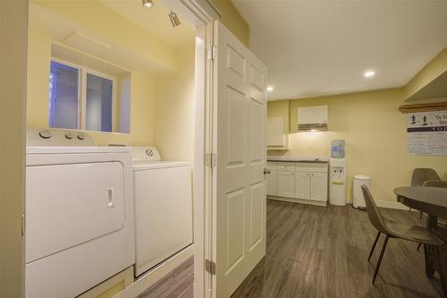 4244 Beach Avenue, Peachland, BC - Indoor Photo Showing Laundry Room