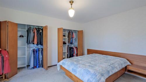 3145 Hall Road, Kelowna, BC - Indoor Photo Showing Bedroom